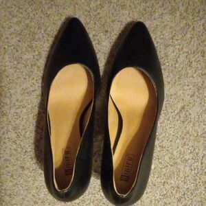 womens IDIFU Black pumps sz 10 dress shoe very good condition